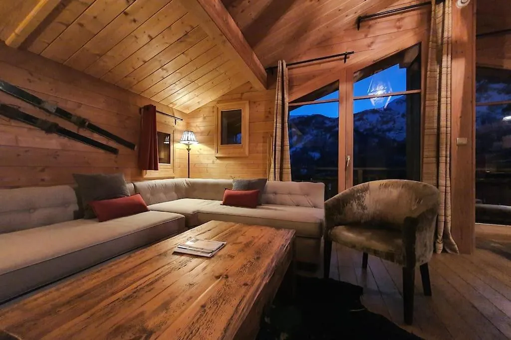 Cosy 4 Bedroom Chalet With Hot Tub Saint-Marcel  0*, Saint-Marcel (Savoie) France