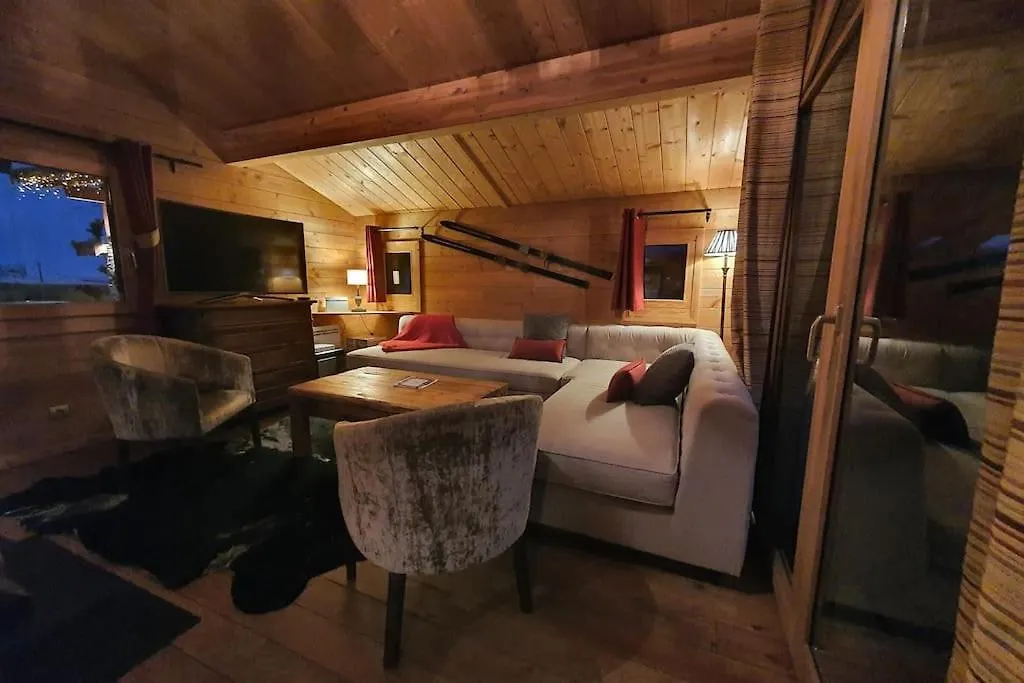 Cosy 4 Bedroom Chalet With Hot Tub Saint-Marcel   Saint-Marcel (Savoie)