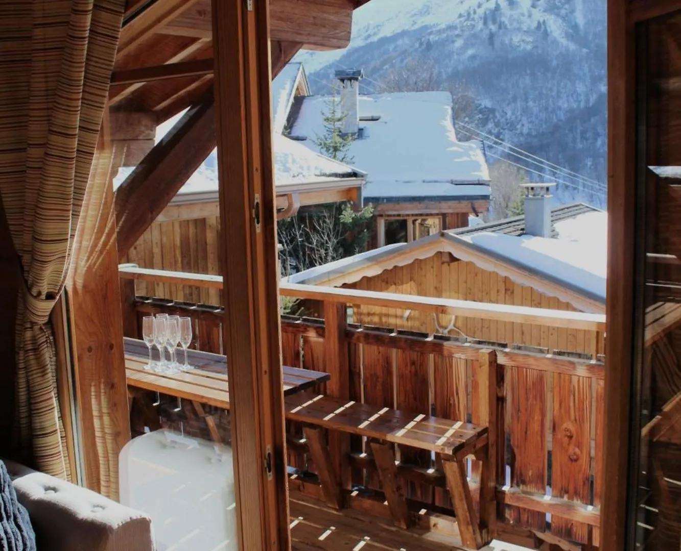 Cosy 4 Bedroom Chalet With Hot Tub Saint-Marcel  France