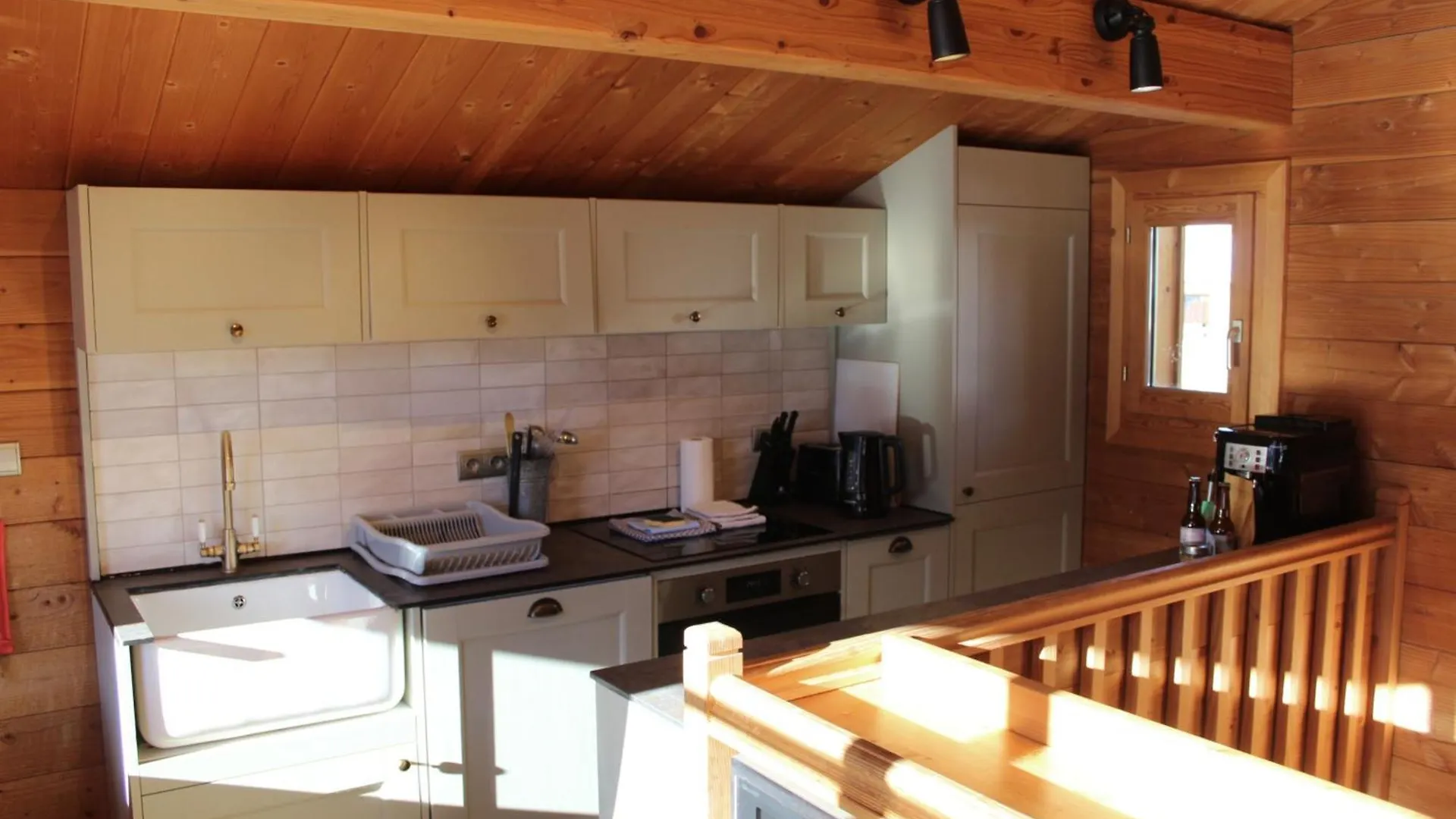 Cosy 4 Bedroom Chalet With Hot Tub Saint-Marcel  France